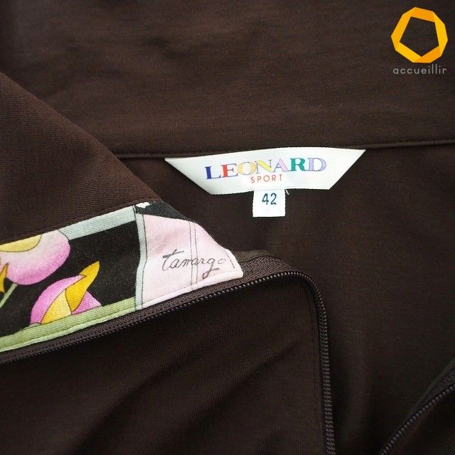 a64 超美品　LEONARD　レオナール　半歩　カットソー　42 LEONARD - レオナール LEONARD 総柄 半袖 カットソー 衣料品 トップス