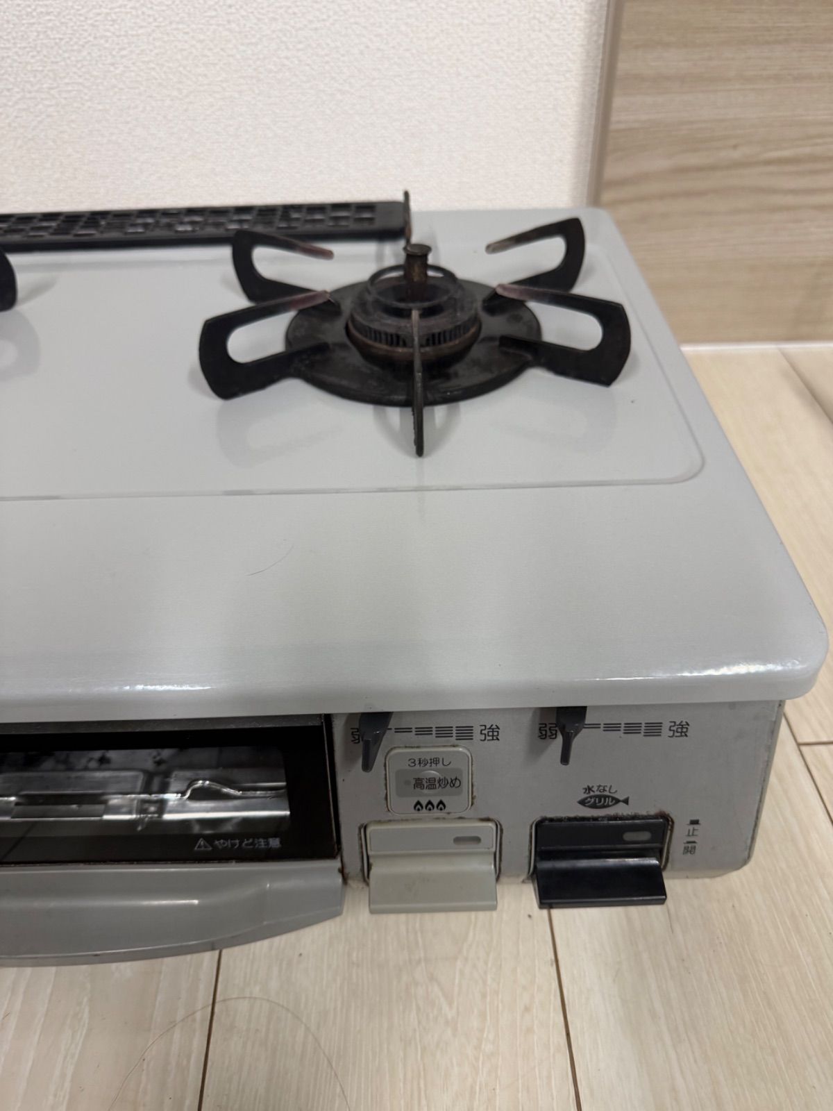 中古LPガス　グリル付き２口ガスコンロ　パロマ」IC-320SB-１R　使用期間少なく長期倉庫保管品です　説明書等有り　グリル上蓋の塗装が IC-320SB-2R