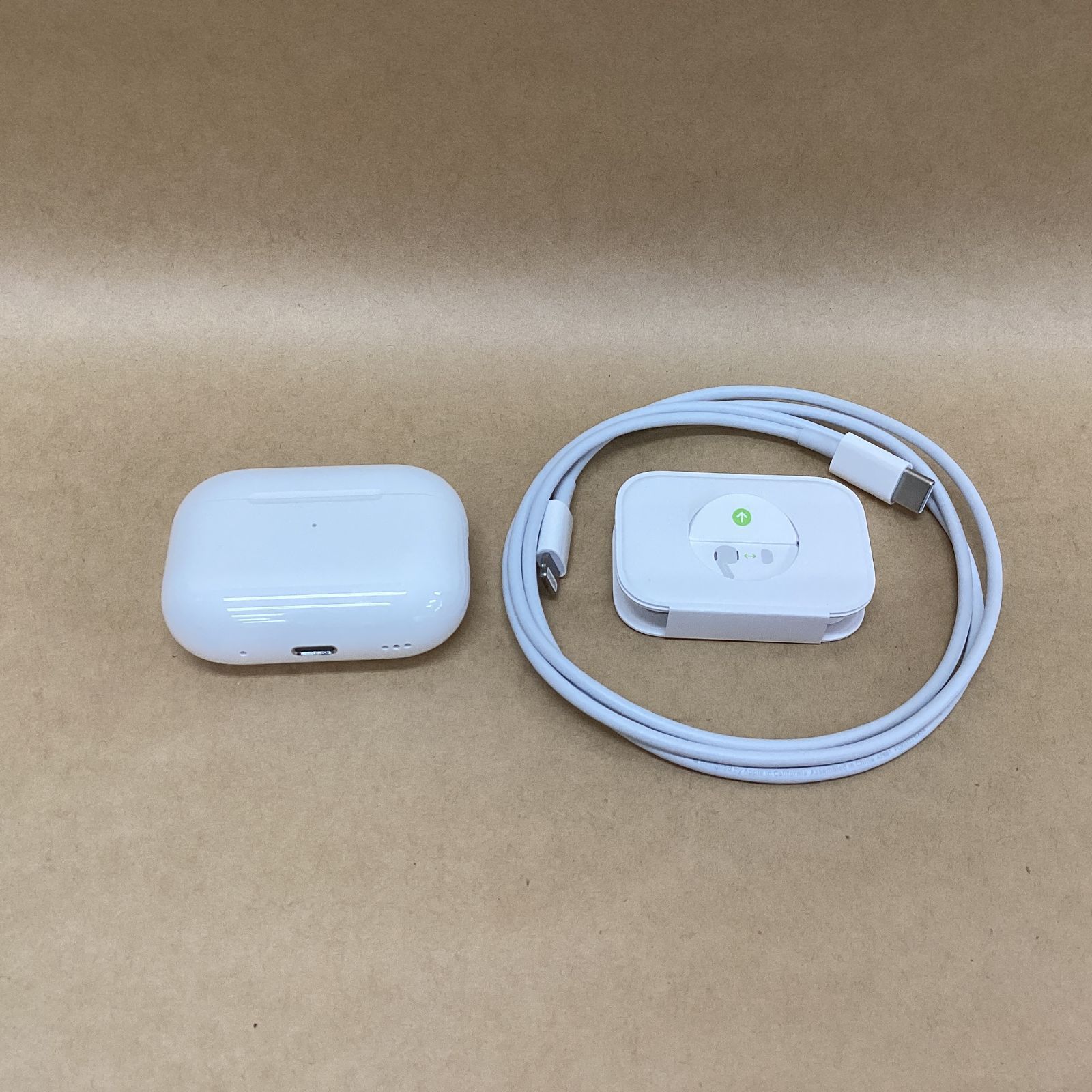 Apple A2699 ワイヤレスイヤホン ホワイト Apple AirPods Pro 2nd Generation A2698/A2699 Bluetooth In-Ear