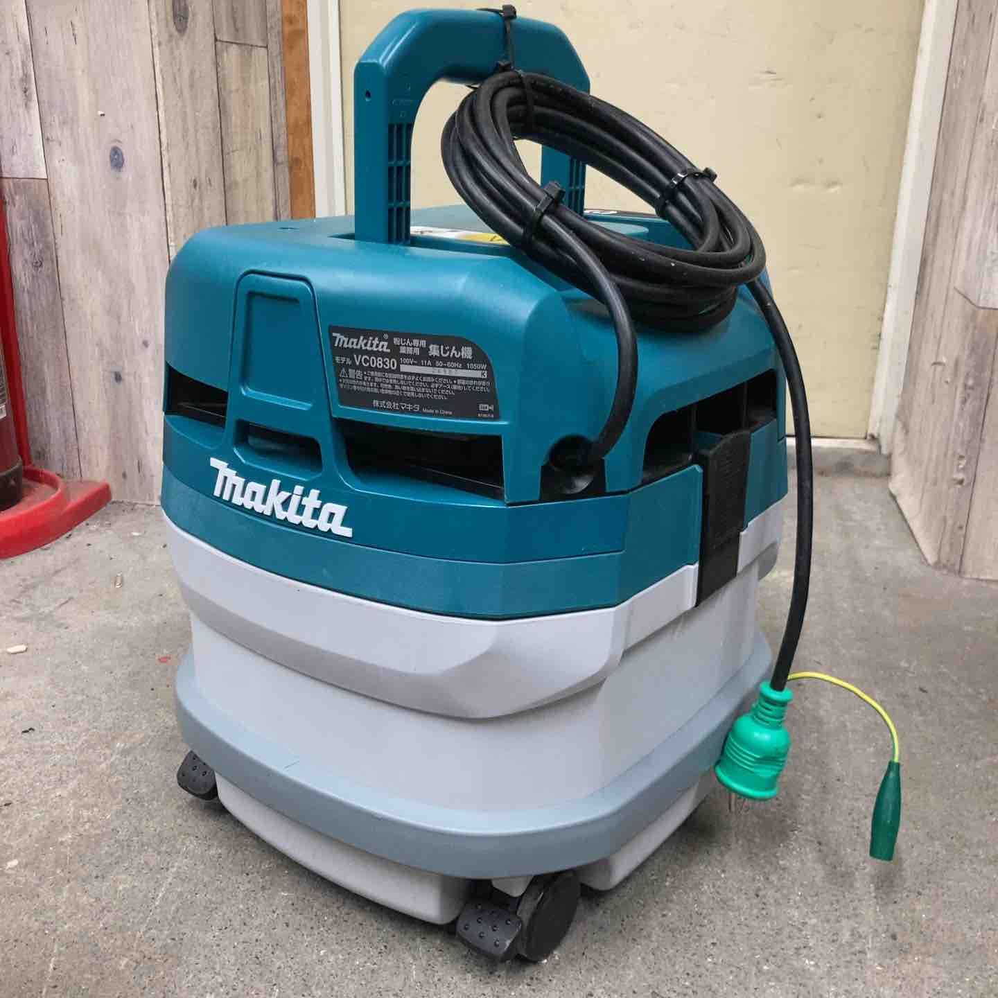 中古品】マキタ makita 集じん機 乾式 VC0830 連動機能 本体のみ【八潮 