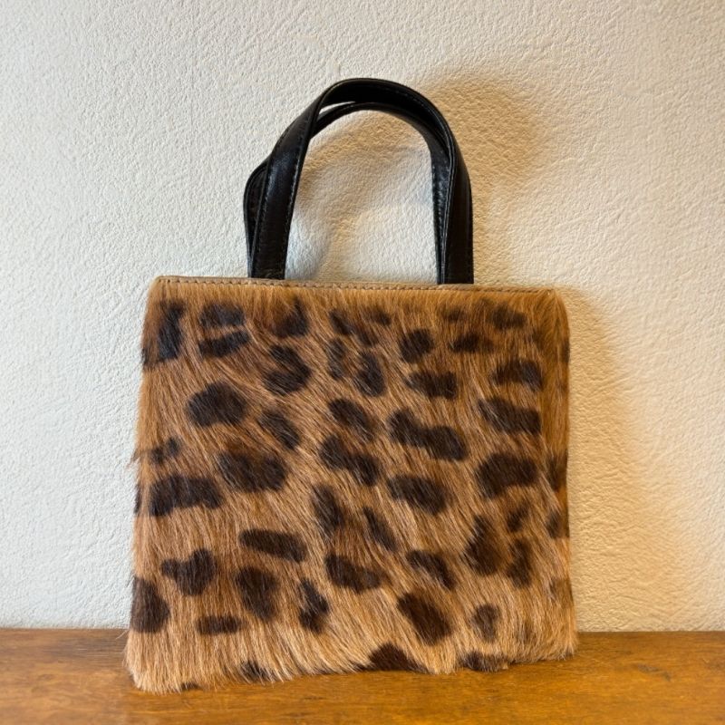 極美品 LOEWE ロエベ ハラコ レオパード ヒョウ 豹柄 ファー 毛皮 トート ハンドバッグ ナッパレザー 本革 ブラック 黒 A4収納可能 Medium Flamenco purse in printed shearling Beige - LOEWE USA
