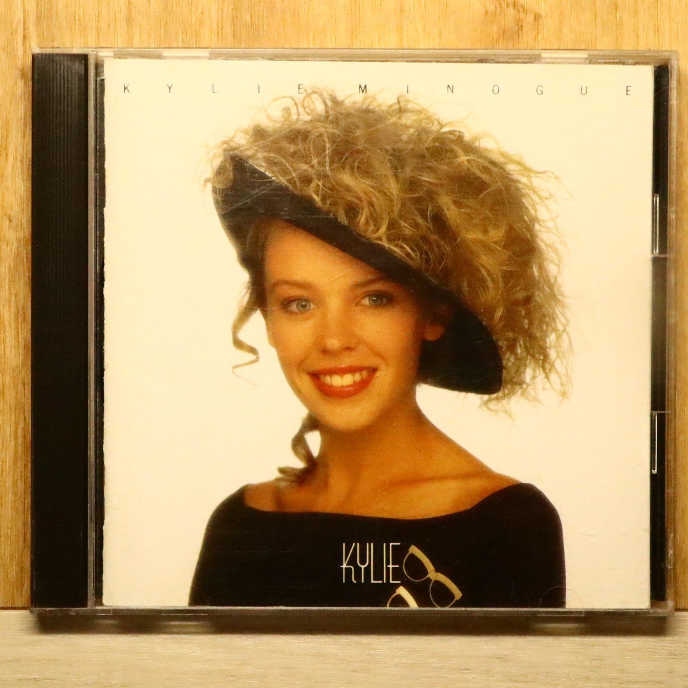 カイリーミノーグ　Kylie Minogue ラッキー　8センチ8cmシングル Amazon.co.jp: Kylie: Music