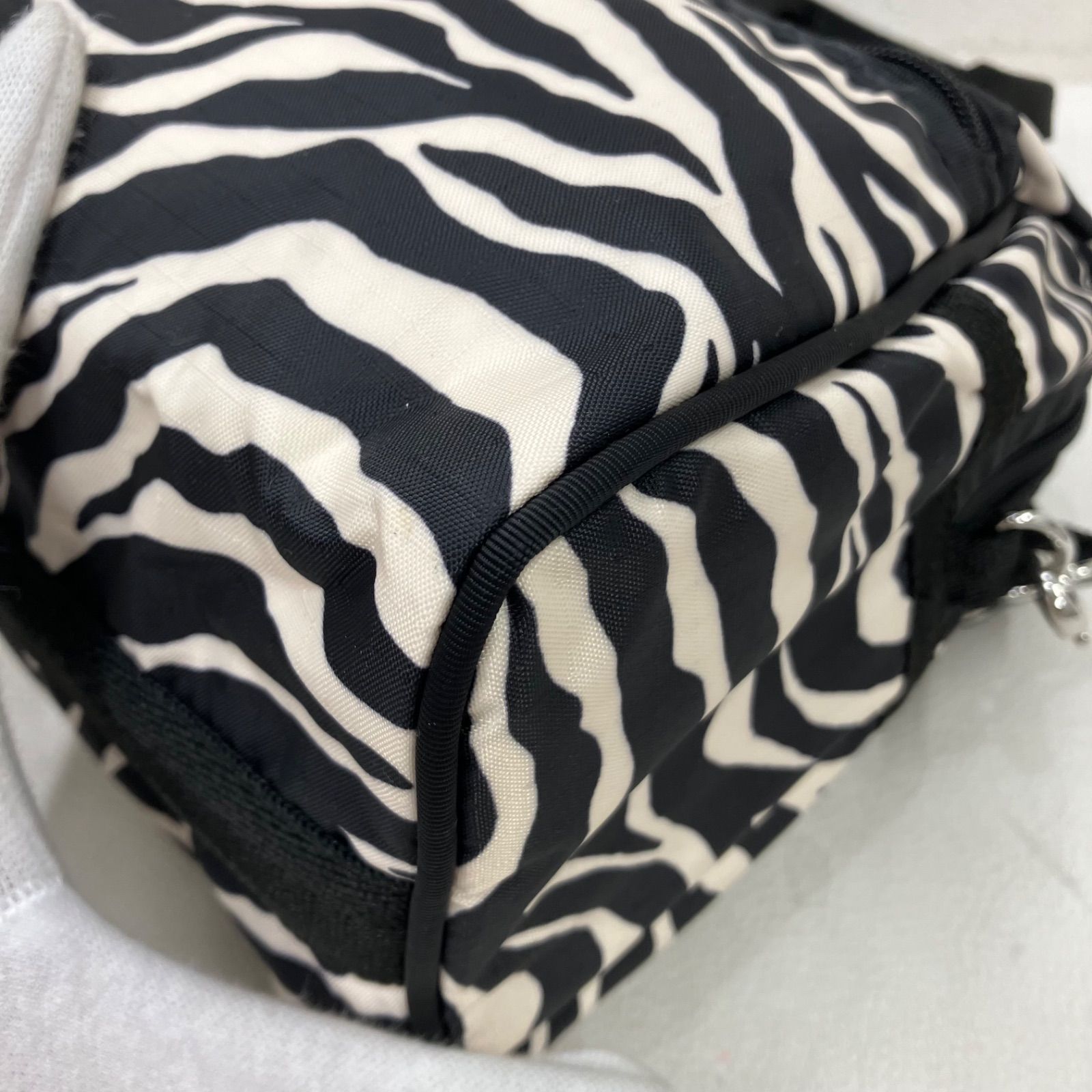 2211 LeSportsac レスポートサック グランツゼブラ EVERYDAY SM 