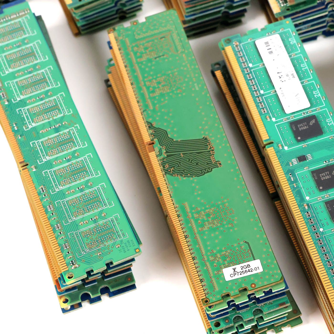 中古メモリまとめ売り！2GB×22 計44GB /PCパーツ 中古 都市鉱山 ジャンクメモリまとめ売りセット 約430枚程 - メルカリ