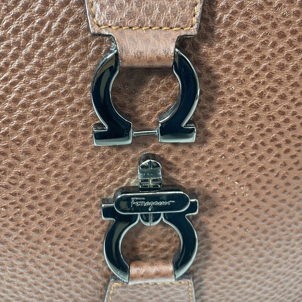 フェラガモ Ferragamo ガンチーニ ショルダーバッグ グレインレザー