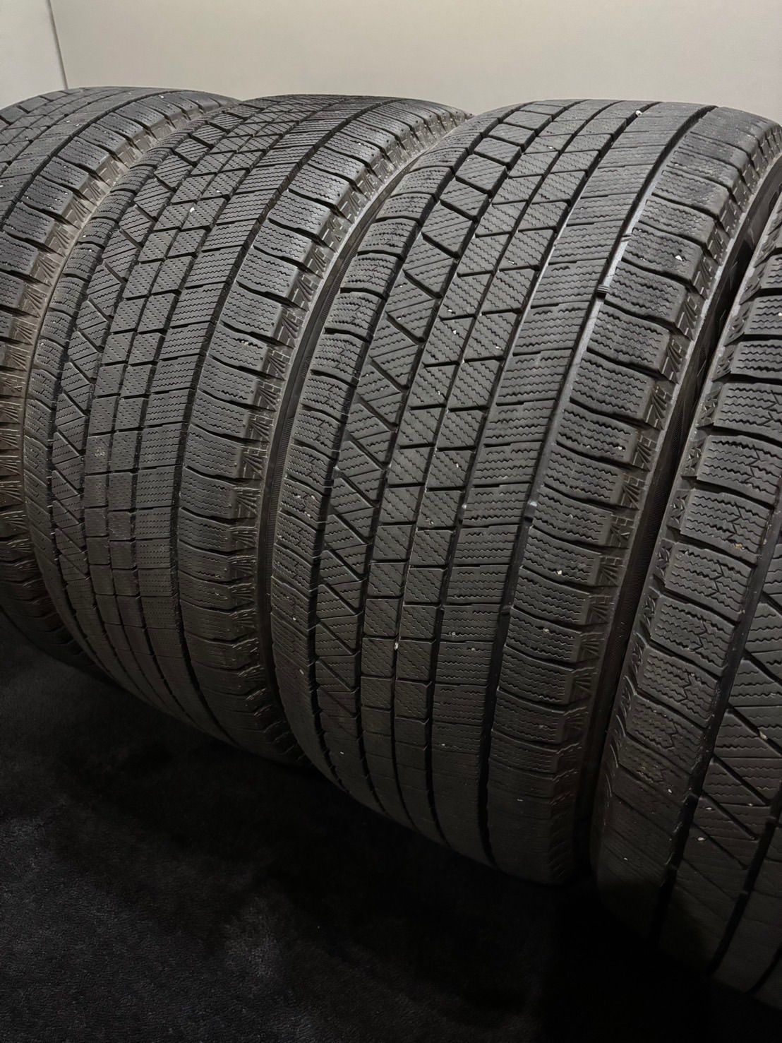★245/50R18 BRIDGESTONE/VRX3 22年製 スタッドレス 4本 ブリヂストン ブリザック フーガ ベンツ Sクラス 7シリーズ 等 (南7-L961)