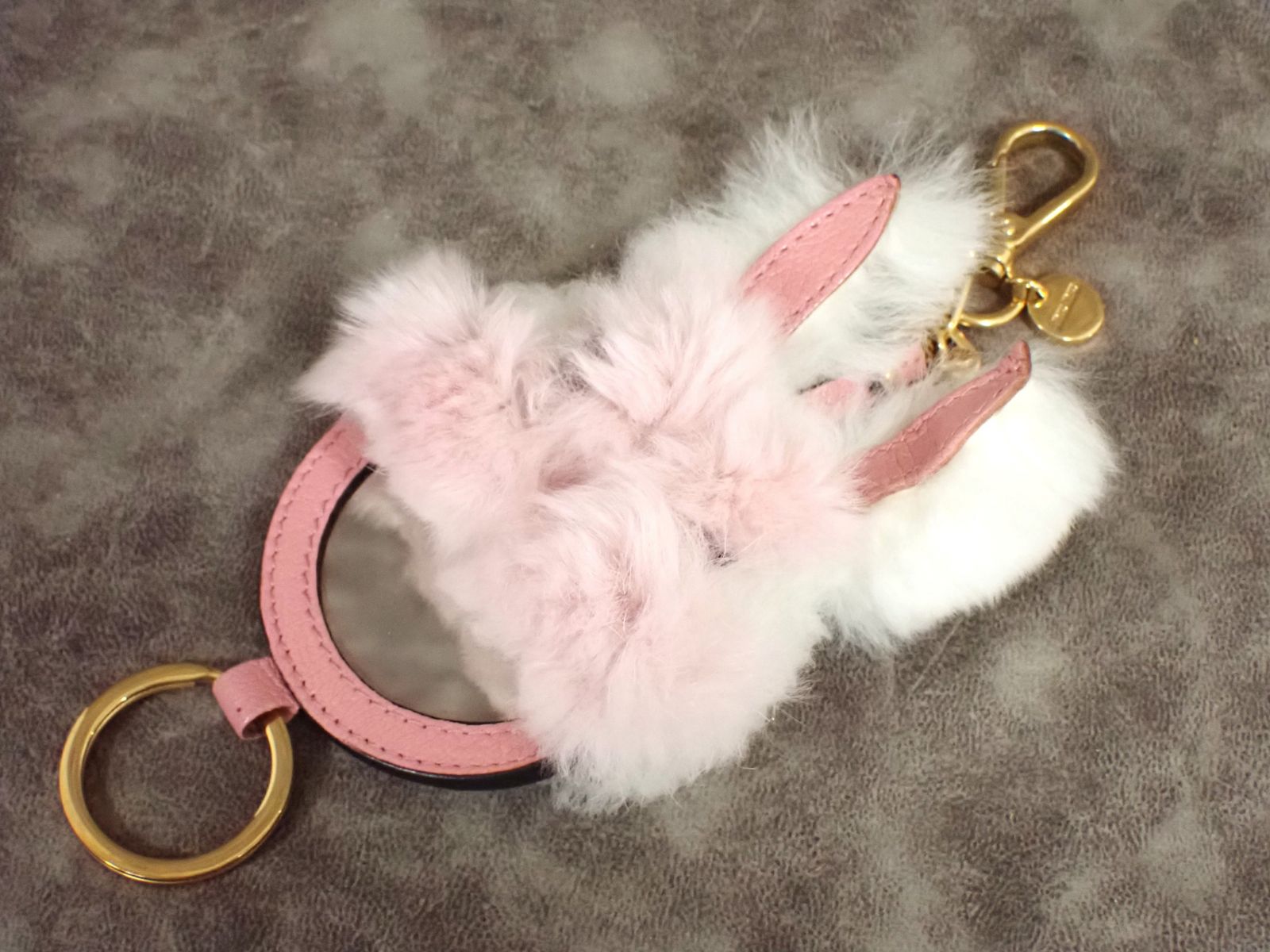 訳あり格安】MIUMIU ミュウミュウ ウサギ ミラー付 バッグチャーム 訳あり格安】MIUMIU ミュウミュウ ウサギ ミラー付 バッグチャーム