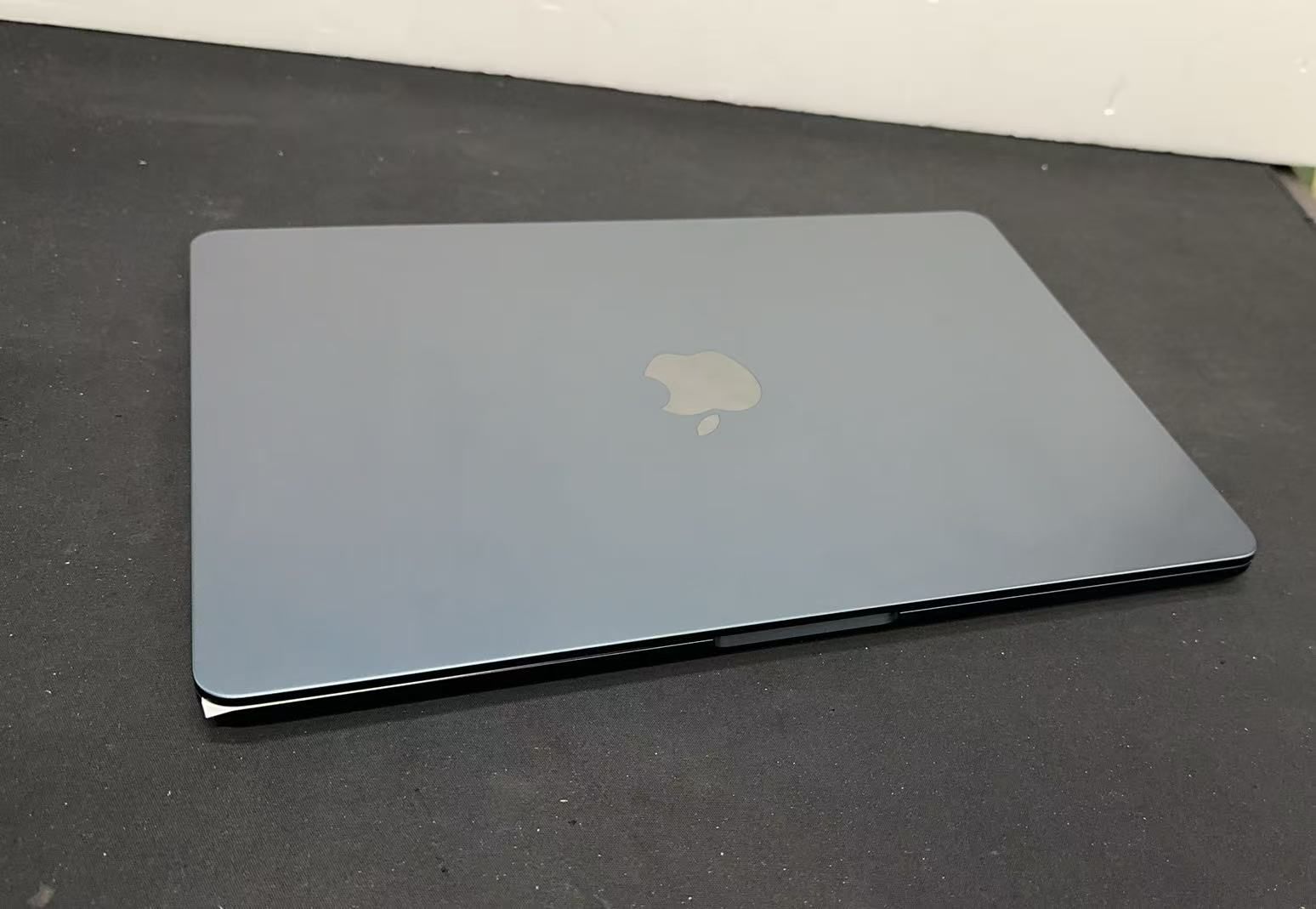 と*み様 MacBookAir M2 16GB 256GB バッテリー100% 極美品】Apple MacBook Air M2 2022 シルバー 8G・256G バッテリー100
