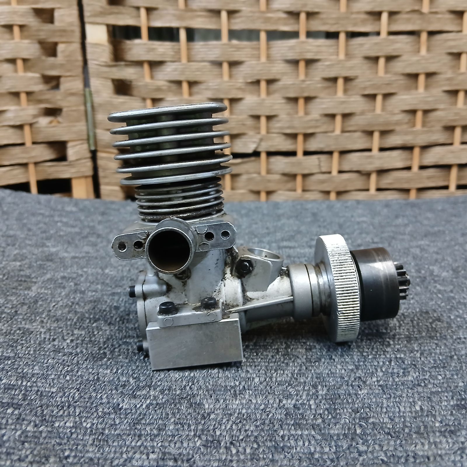 ラジコンエンジン　OSMAX 12CV O.S. MAX エンジン RC用 ニトロエンジン 本体 ジャンク OSMAX - メルカリ