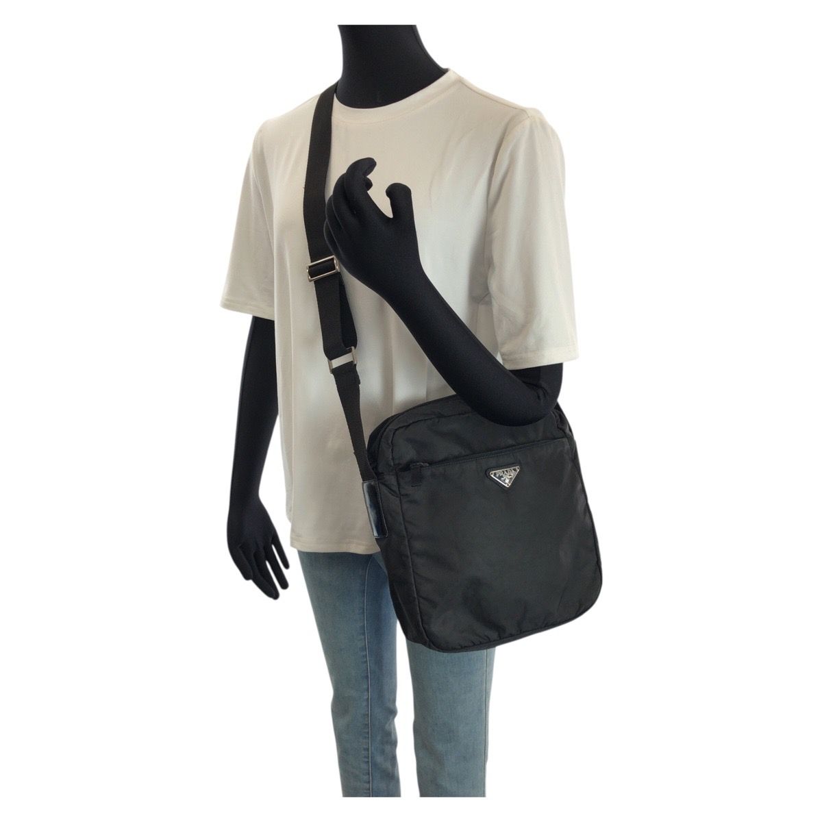 PRADA プラダ テスート 三角ロゴプレート ブラック 黒 シルバー金具 ナイロン ショルダーバッグ メッセンジャーバッグ レディース 408832 【中古】 楽天市場】PRADA プラダ テスート 三角ロゴプレート ブラック 黒