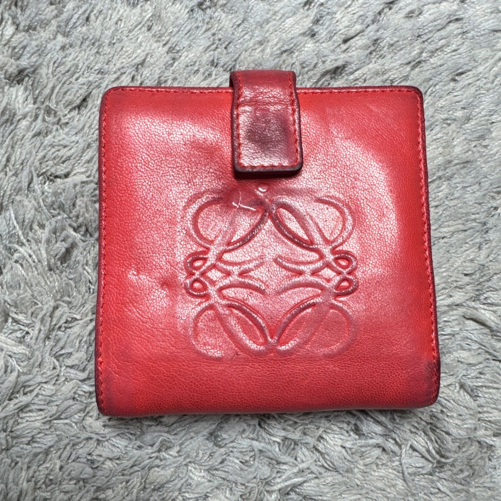 LOEWE　ロエベ　アナグラム　アマソナ　ロゴ　二つ折り財布　レッド　赤 ロエベ 二つ折り財布 アナグラム レザー レッド フラップボタン｜Yahoo