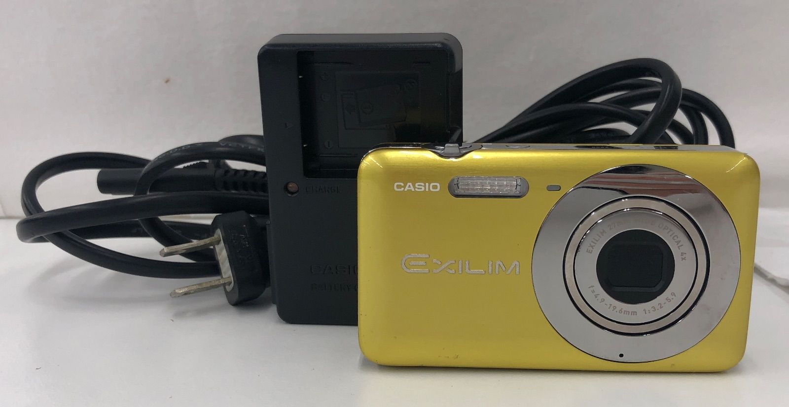 中古品・現状品】CASIO カシオ デジタルカメラ イエロー 充電器付き
