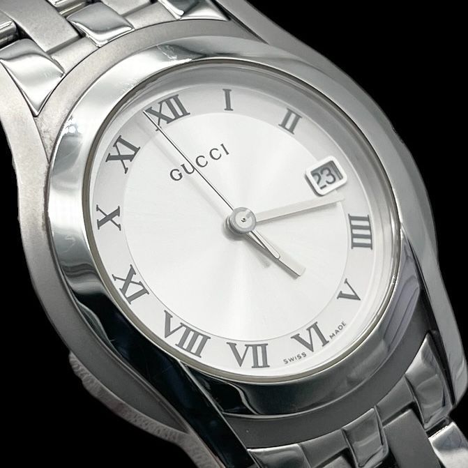 GUCCI 5500 M クオーツ式腕時計 メンズ 3針 デイト シルバーダイヤル ローマンインデックス 24年8月電池交換 札幌市 清田区 平岡 GUCCI 腕時計 クオーツ シルバー 5500M メンズ グッチ – Rehello by
