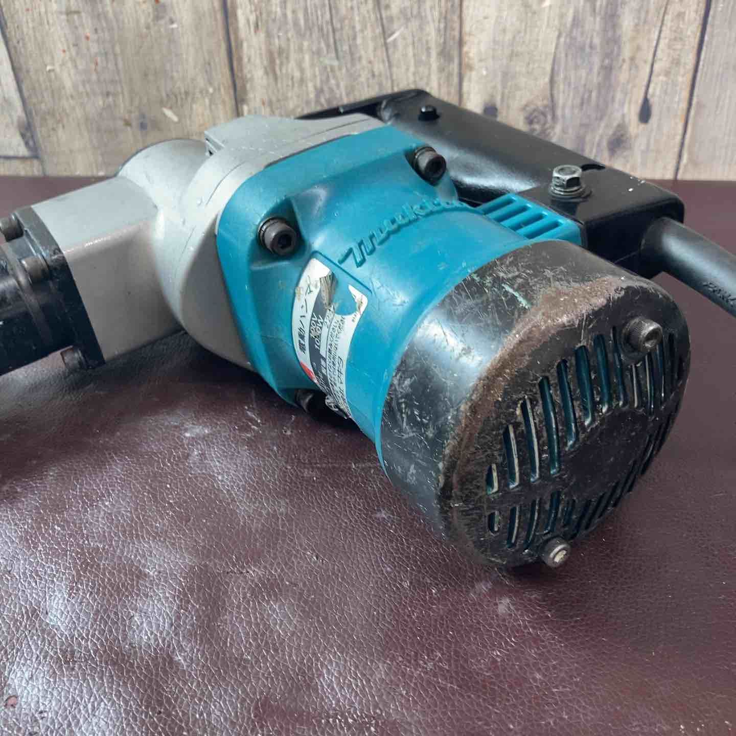 中古品】 マキタ(makita) 電動ハンマ HM0810 【東大和店】 - メルカリ
