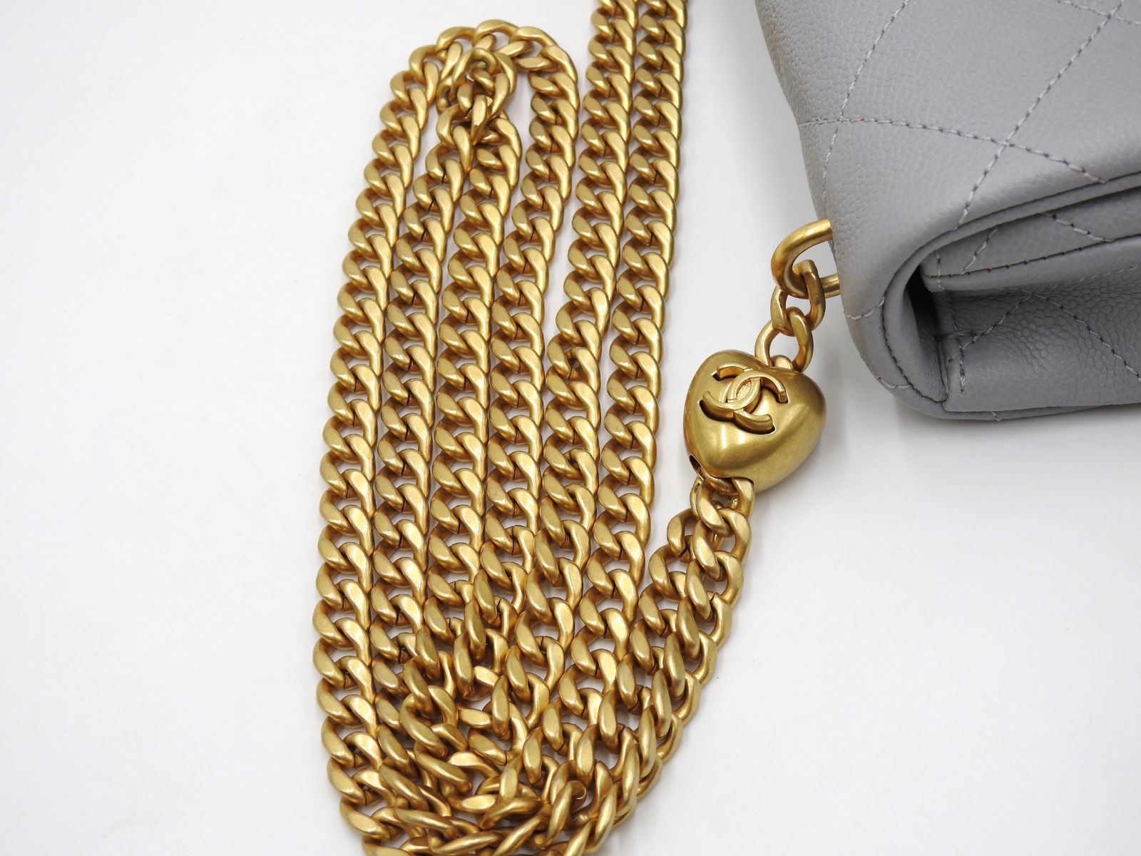 シャネル マトラッセ ミニフラップ チェーン ショルダーバッグ キャビアスキン グレー ゴールド金具 AS3829 CHANEL - シャネル マトラッセ ミニフラップ チェーン ショルダー