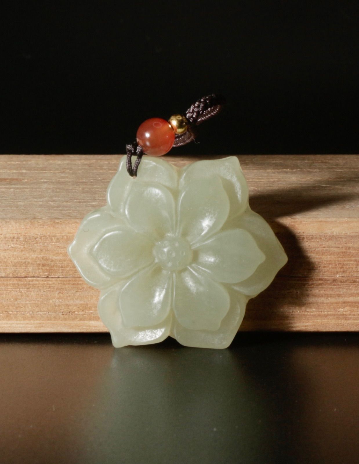 中古 河磨玉 皮色 太陽神 仿古彫刻 ペンダント 中国美術 玉佩 CL0006 中古 梅花彫刻 ペンダント 玉佩 ネックレス 和田玉アクセサリー CL0016