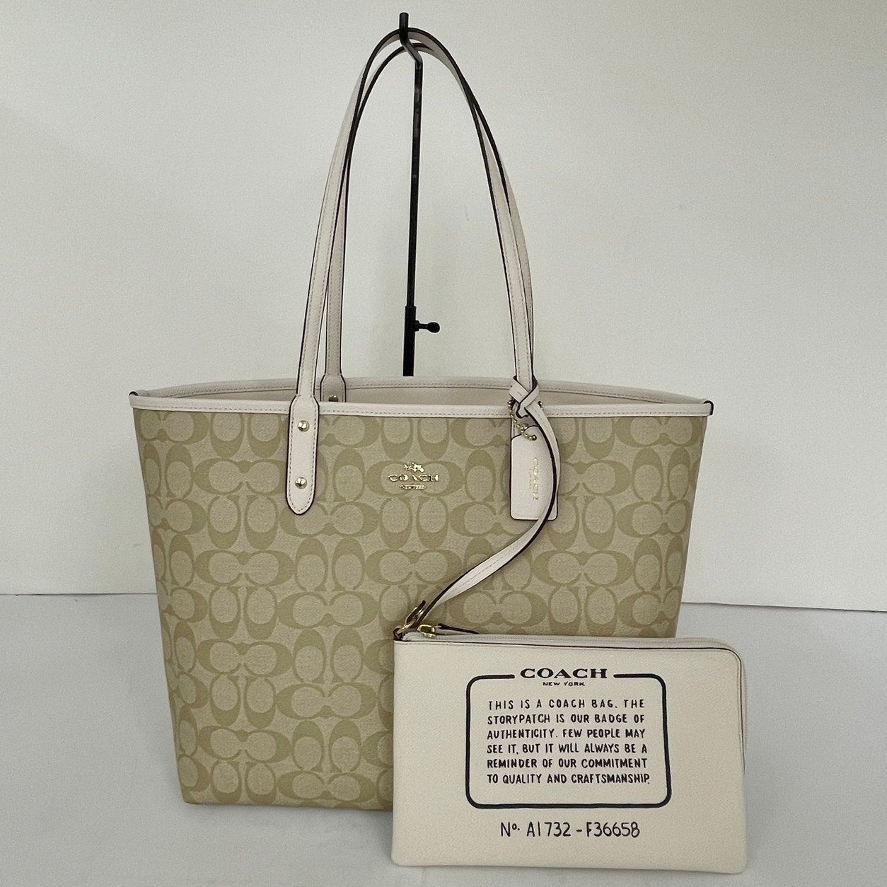 最終お値下げ】COACH シグネチャーリバーシブルショルダートートF36658 
