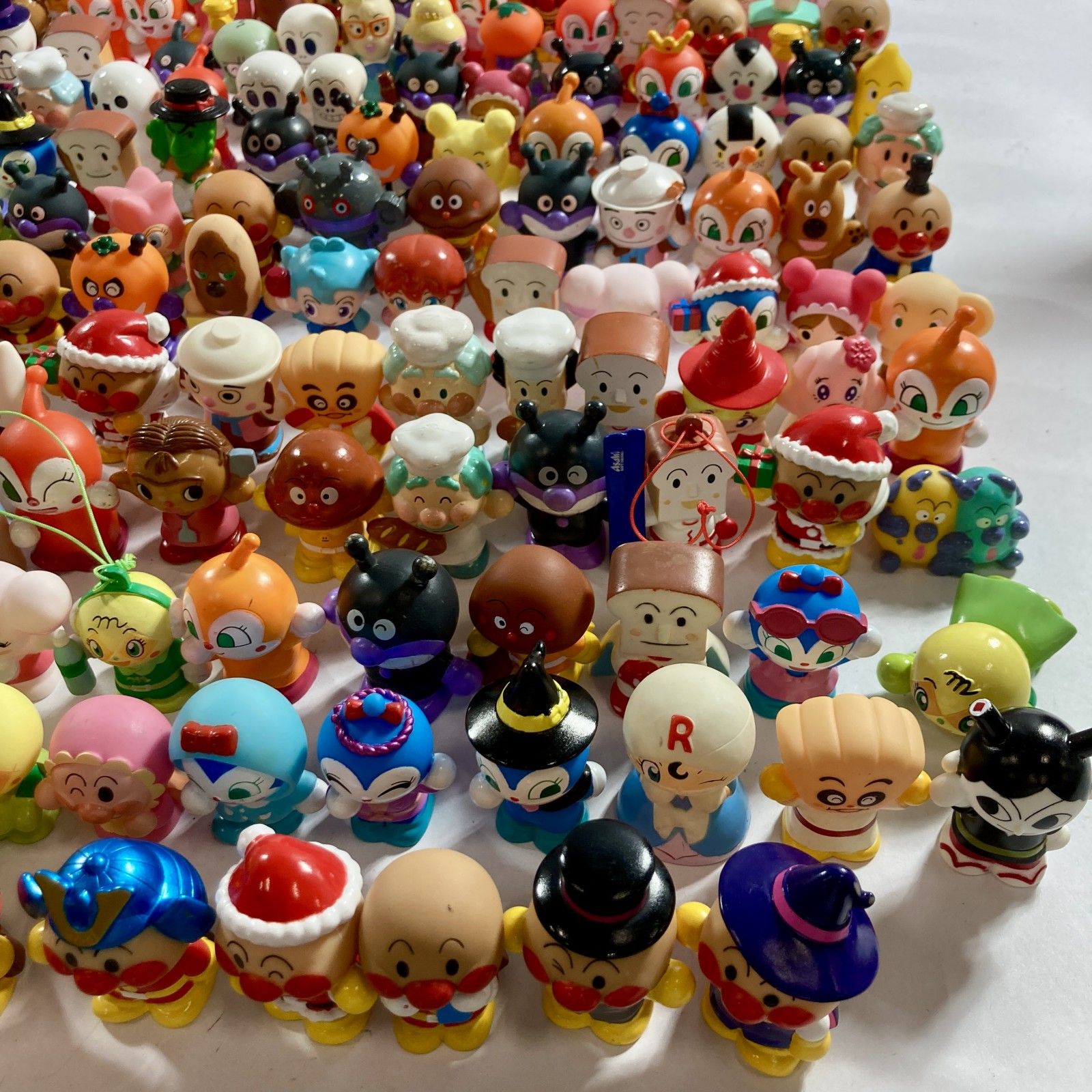 （お値引き不可❌）アンパンマン　ソフビ　ミニフィギュア　102点まとめ売り アンパンマン 】 指人形 ミニ フィギュア まとめ売り 50個‼️ソフビ