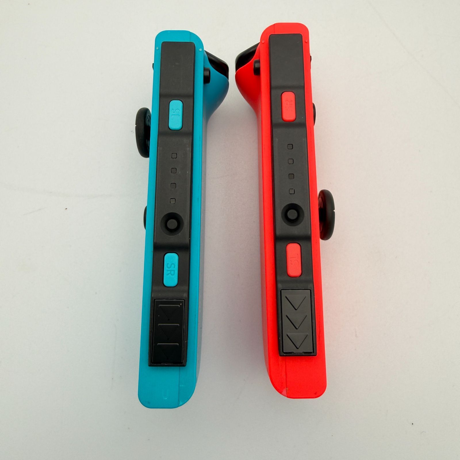 中古・箱、ドック相違】Nintendo Switch 本体 Joy-Con（L）ネオン