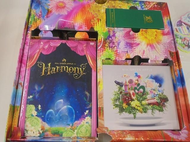 専用商品Mrs.GREENAPPLE10&HarmonyCOMPLETEBOX 10 [10 & ❝Harmony❞ Complete Box][CD][+Blu-ray][+GOODS] – Mrs