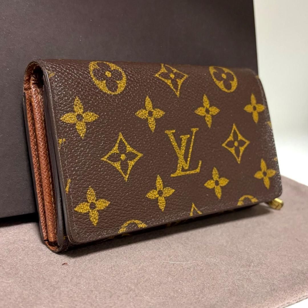 LOUIS VUITTON 新型 トレゾール モノグラム 財布 ルイヴィトン 【公式