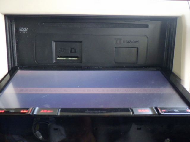 Carrozzeria カロッツェリア AVIC-RZ06ナビ 2014 N2411-1 カロッツェリア AVIC-RZ06 メモリ 4×4地デジ内蔵ナビ 2014年
