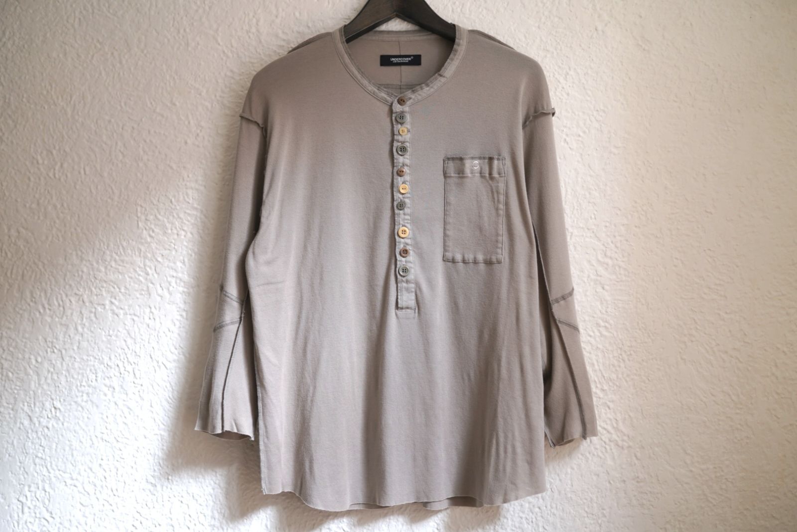 25SS ランダムボタンヘンリーネックカットソー / UNDERCOVER(アンダー