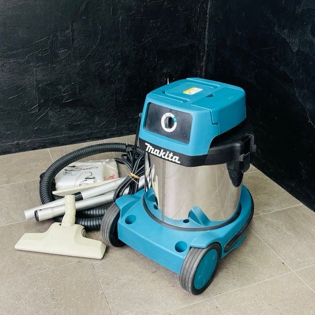 Makita マキタ 集じん機 490S 乾湿両用 業務用掃除機 付属品あり