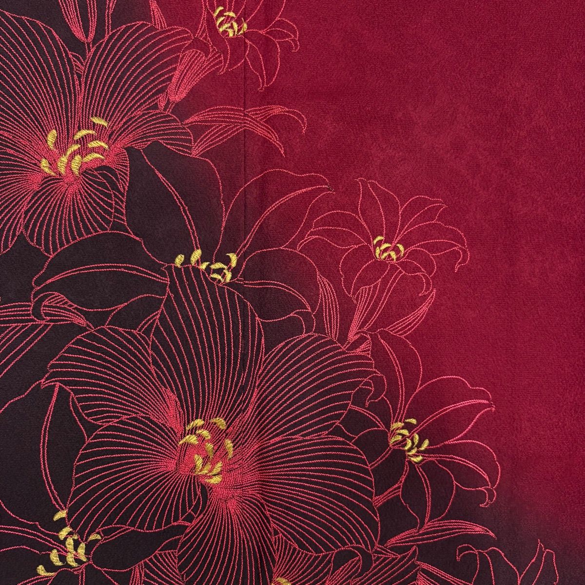 振袖単品　袷 梅 蝶 金糸 絞り 赤 正絹 秀品 美品】 振袖 身丈156cm 裄丈63.5cm S 袷 やまと 百合 刺繍 金糸 えんじ
