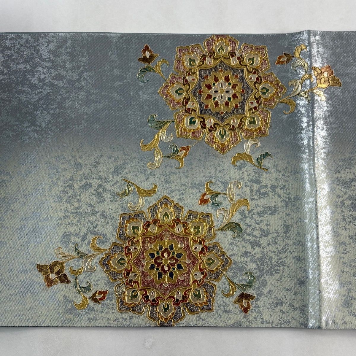 美品】 袋帯 秀品 華文 鳥 金彩 螺鈿 金色 お太鼓柄 正絹 【中古