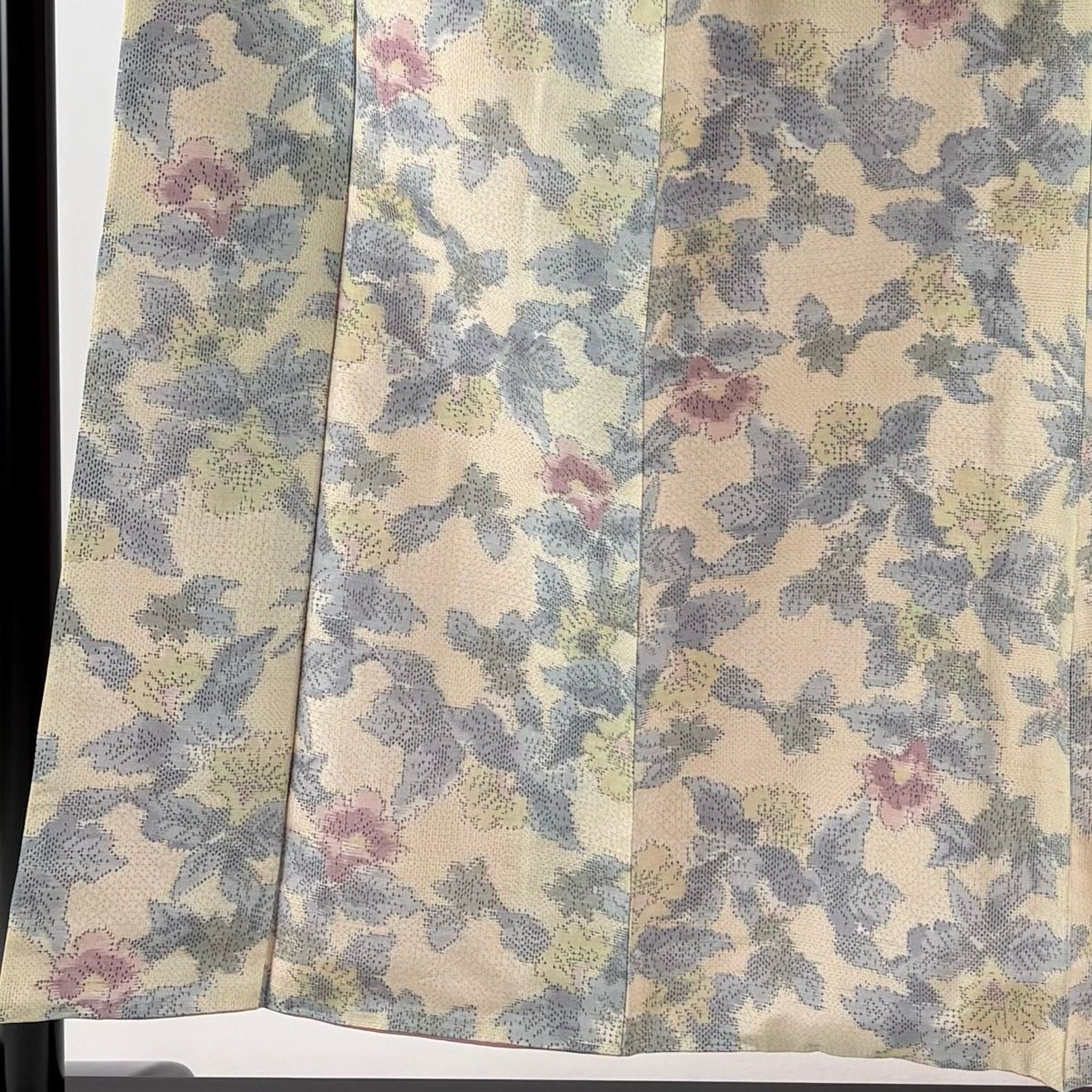 【美品】 紬 身丈154.5cm 裄丈63cm 正絹 名品 【中古】 美品】 紬 身丈154.5cm 裄丈63.5cm S 袷 草花 薄黄 正絹 優品 【中古