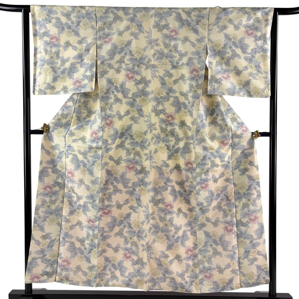 【美品】 紬 身丈154.5cm 裄丈63cm 正絹 名品 【中古】 美品】 紬 身丈154.5cm 裄丈63.5cm S 袷 草花 薄黄 正絹 優品 【中古