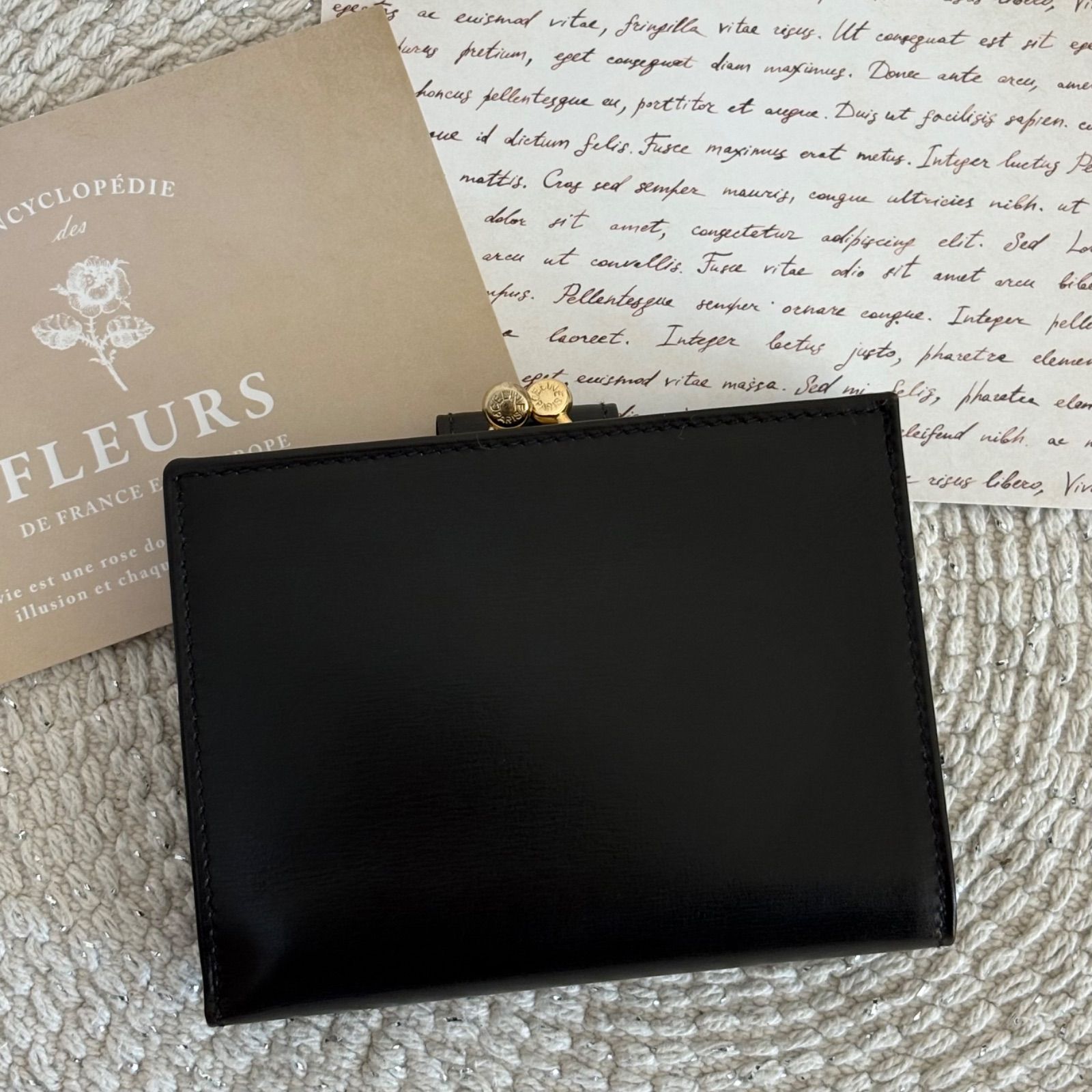 箱付き】【極美品】セリーヌ 二つ折り財布 ウォレット 礼入れ がま口 