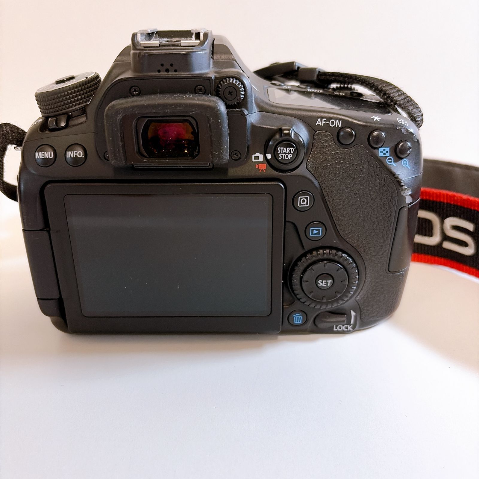 Canon EOS 80D (W) カメラ 一眼レフ 起動確認済み レンズ、SDカード