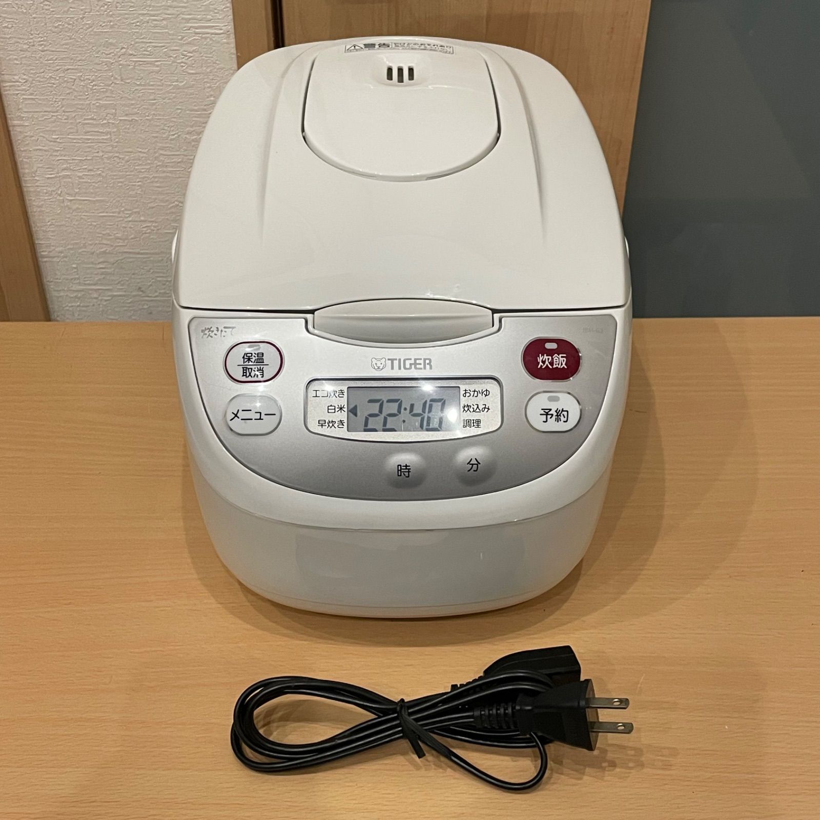 TIGER タイガー JBH-G102-W 5.5合炊飯器 炊きたて タイガー マイコン