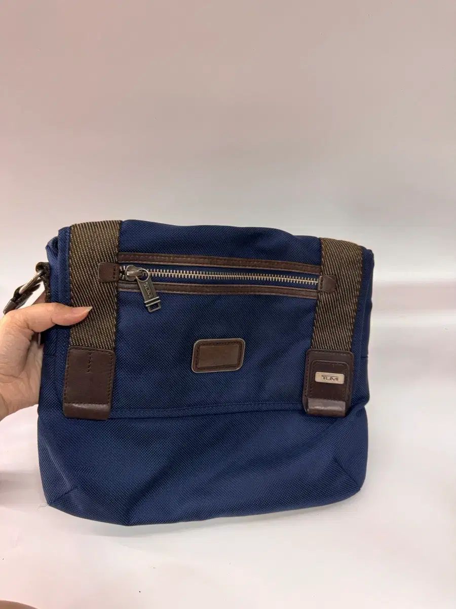TUMI クロスボディ ショルダーバッグ ネイビー - 希少美品 JARVIS 
