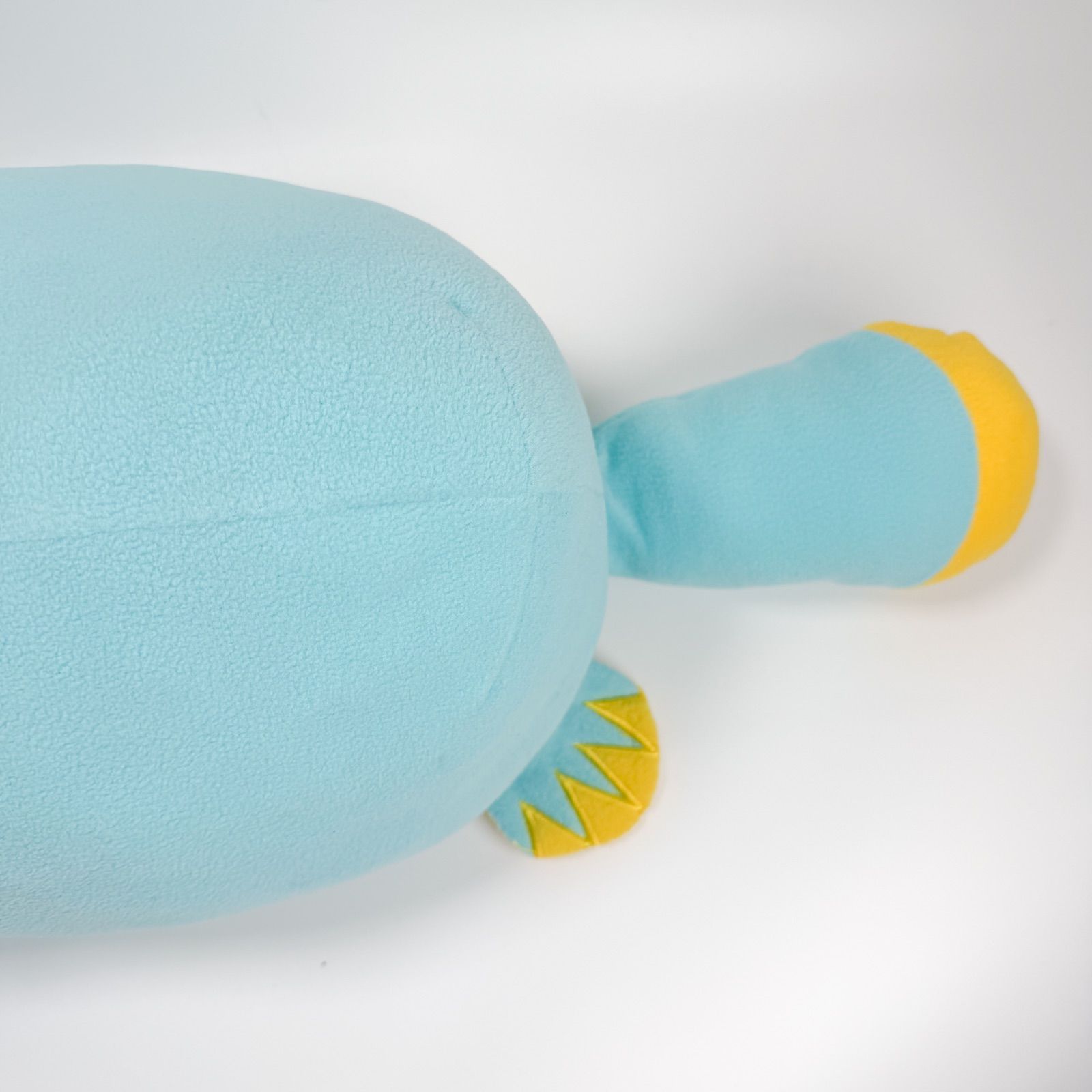 ICOCA イコカ カモノハシのイコちゃん 寝そべり抱き枕 - メルカリ