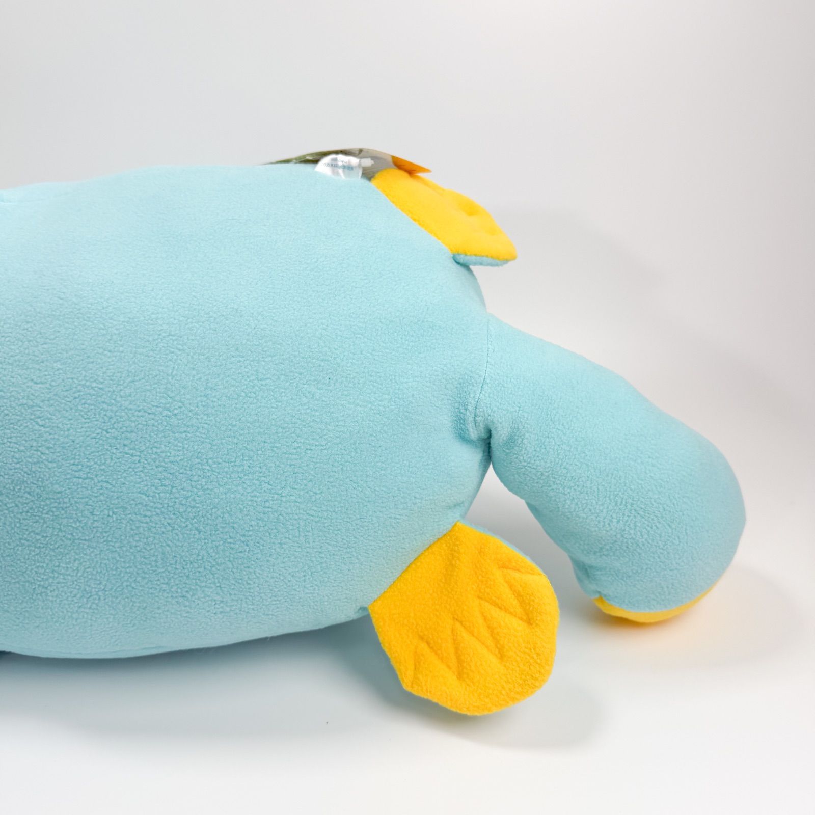 ICOCA イコカ カモノハシのイコちゃん 寝そべり抱き枕 - メルカリ