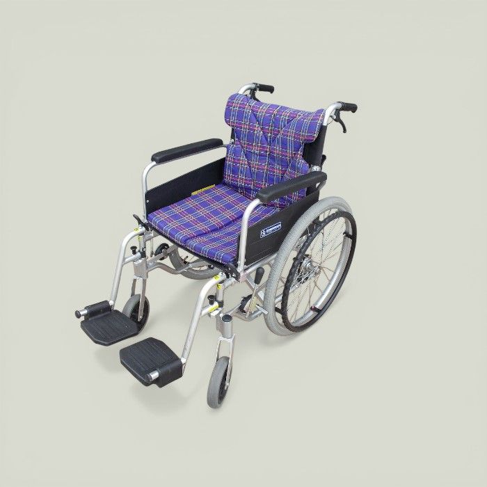 送料無料（一部地域を除く）KAWAMURA　カワムラサイクル　多機能簡易モジュール車いす 　KA822B-42 レッグサポートなし
