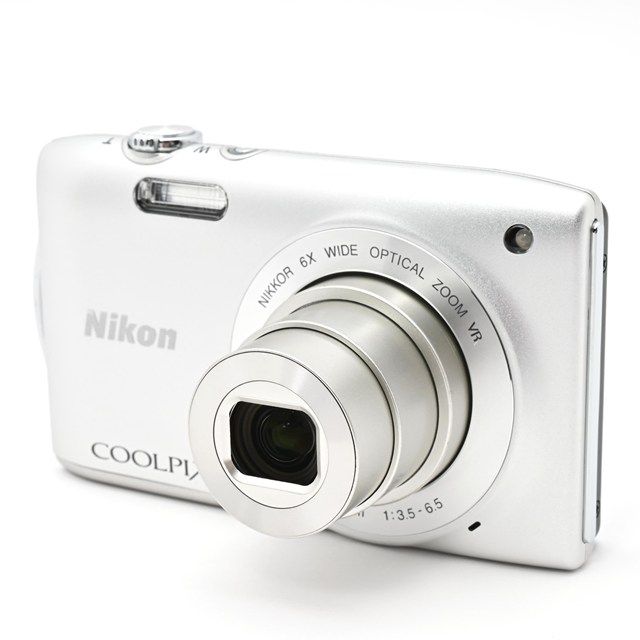 美品＞ Nikon COOLPIX S3300 クリスタルシルバー｜コンパクトデジタル