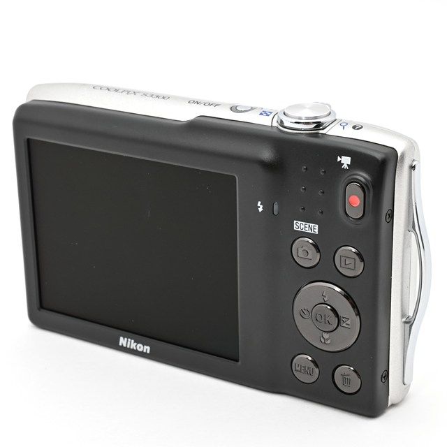 美品＞ Nikon COOLPIX S3300 クリスタルシルバー｜コンパクトデジタル