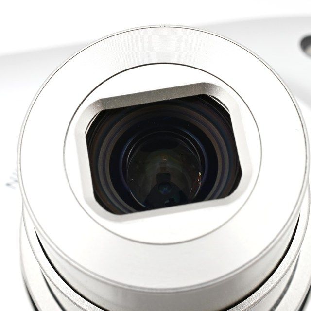 【美品】Nikon Coolpix S3 デジタルカメラ シルバー Nikon Coolpix S3300 (Silver) 16-megapixel digital camera with 6X