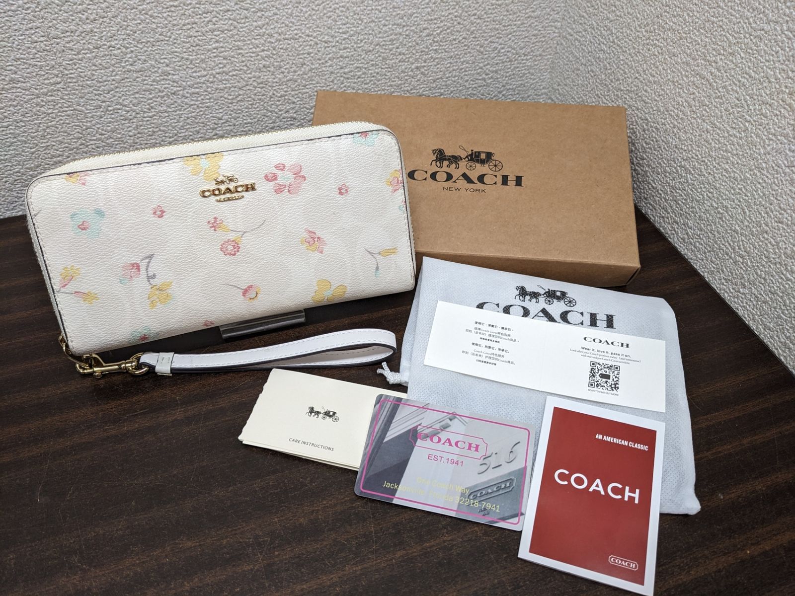 長財布◎コーチ 花柄 C8695 レディース フローラル ストラップ付き