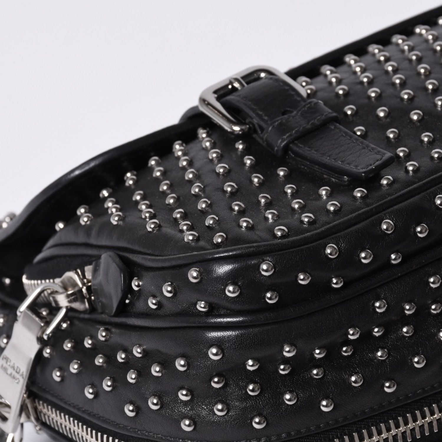 PRADA プラダ スタッズ ミディアム BT861S ショルダーバッグ レザー 