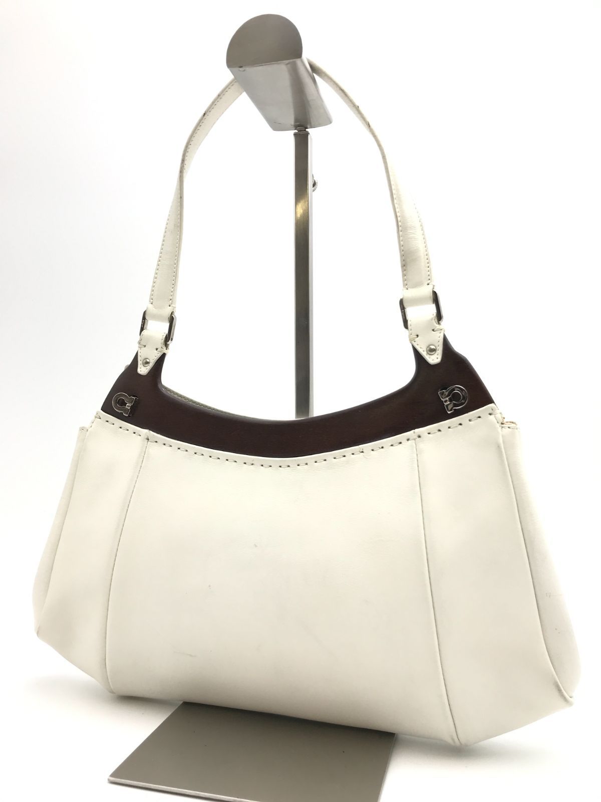 Salvatore Ferragamo　フェラガモ　ワンハンドルバッグ　947