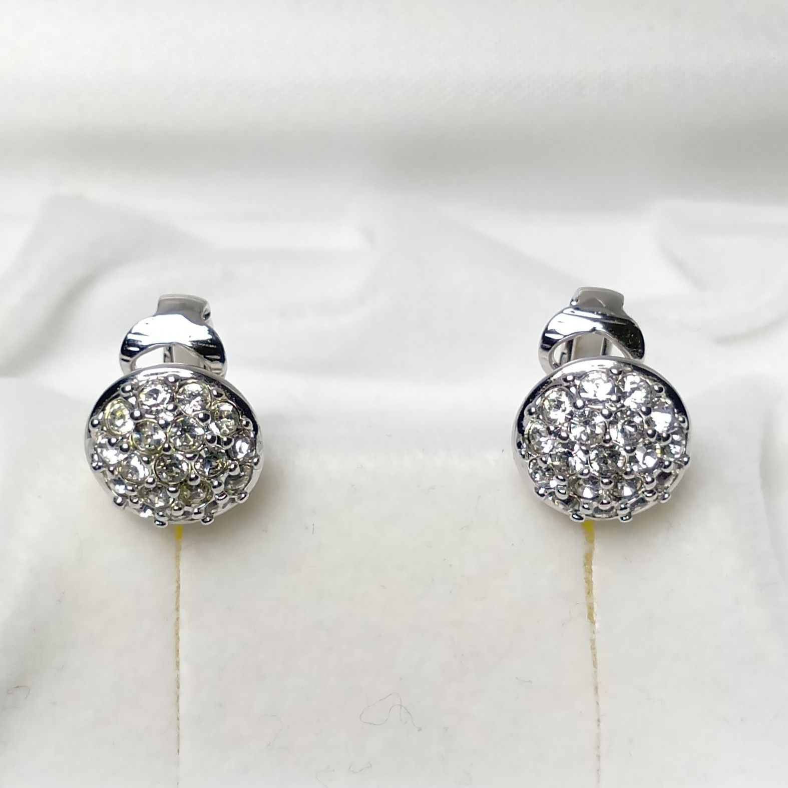 [SWAROVSKI] スワロフスキー イヤリング シルバー パヴェ クリスタル 3g 希少 逸品 完売モデル 入手困難 華やか エレガント 高級 ジュエリー クリップ式 結婚式 パーティー 冠婚葬祭 ギフト 良品 刻印あり