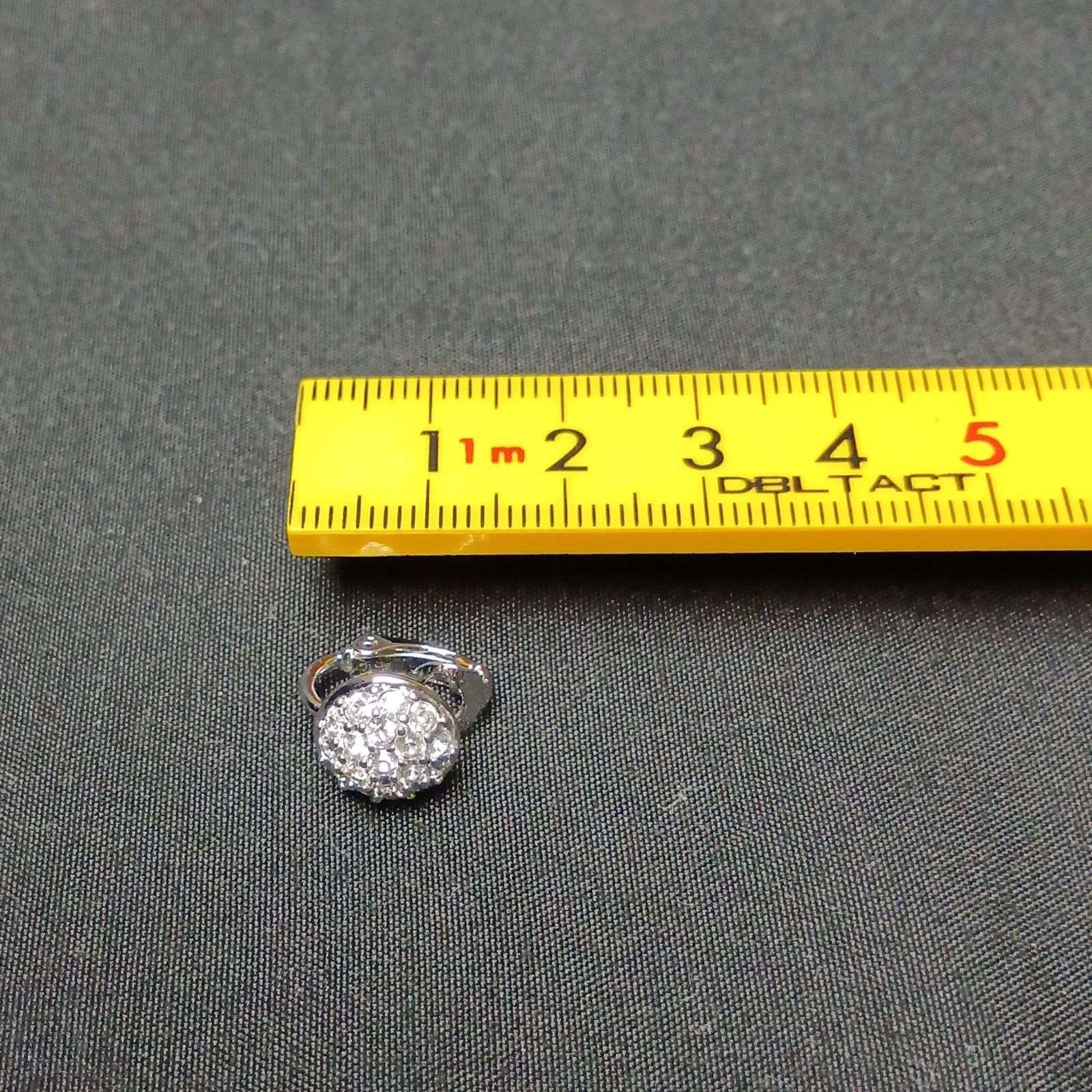 SWAROVSKI] スワロフスキー イヤリング シルバー パヴェ クリスタル 3g 