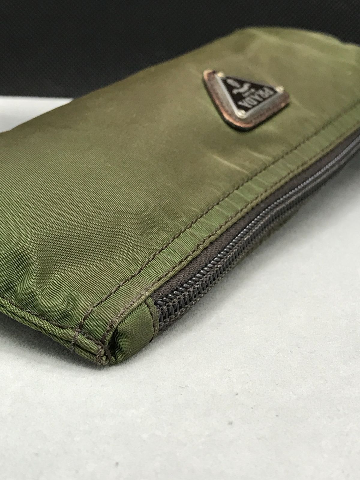 PRADA プラダ ペンケース ポーチ テスートナイロン 三角ロゴ カーキ系