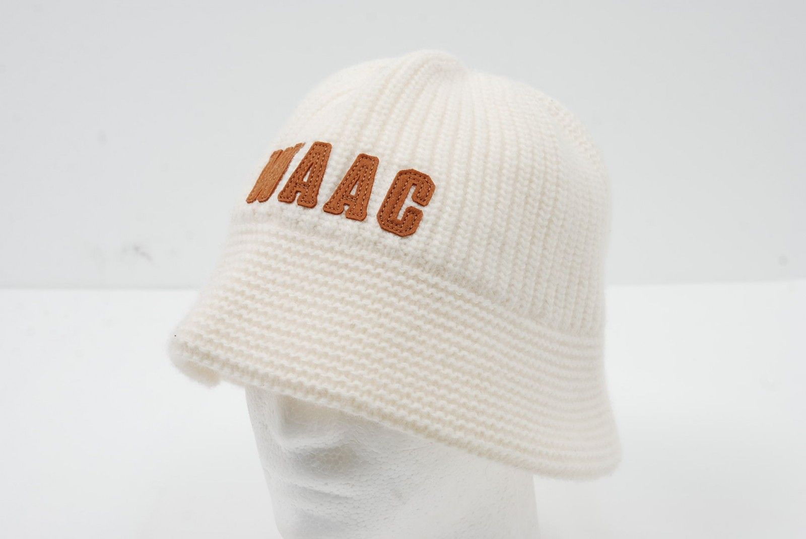 中古 ワック WAAC バケットハット アイボリー ニット レディース