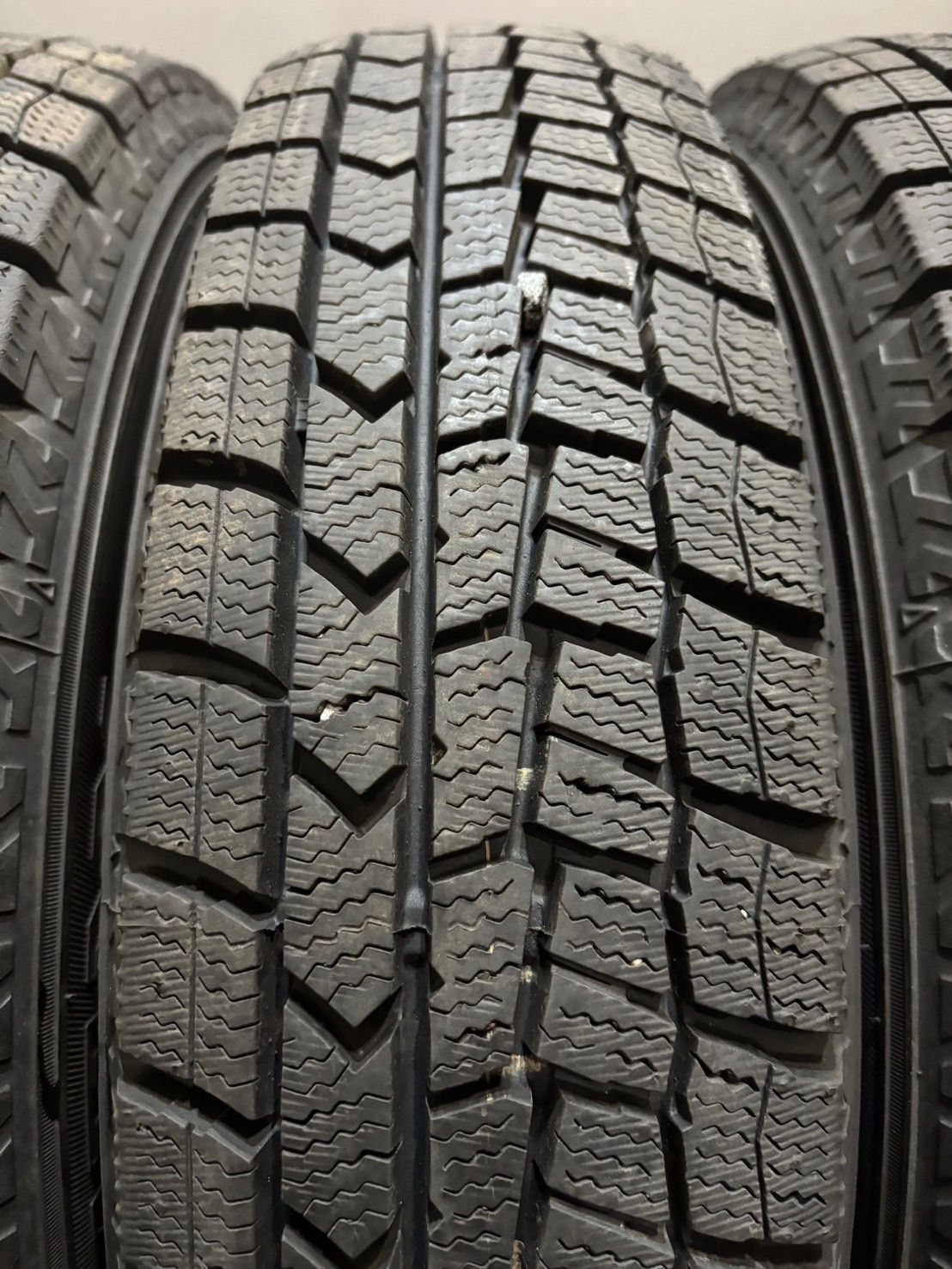 DUNLOP WINTER MAXX WM02 145/80R13 13インチ スタッドレス 4本 20年製 バリ溝 スペーシア モコ N-BOX等　(MTA510)  クレジットカード QR決済可能 Amazon | 2024年製 DUNLOP WINTER MAXX WM02 145/80R13 スタッドレス